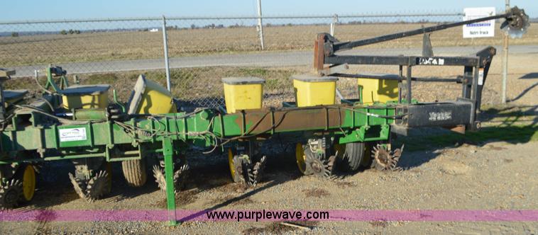 image for item K7588 John Deere 7100 Max Merge 2 planter