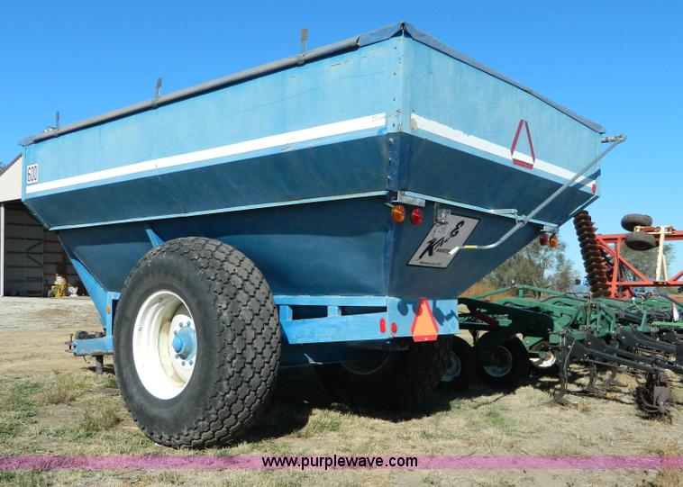 image for item K8238 Kinze 600 grain cart