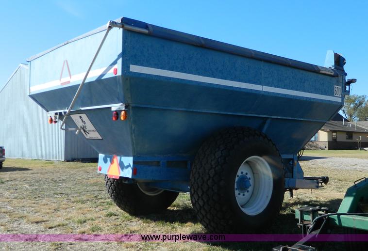 image for item K8238 Kinze 600 grain cart