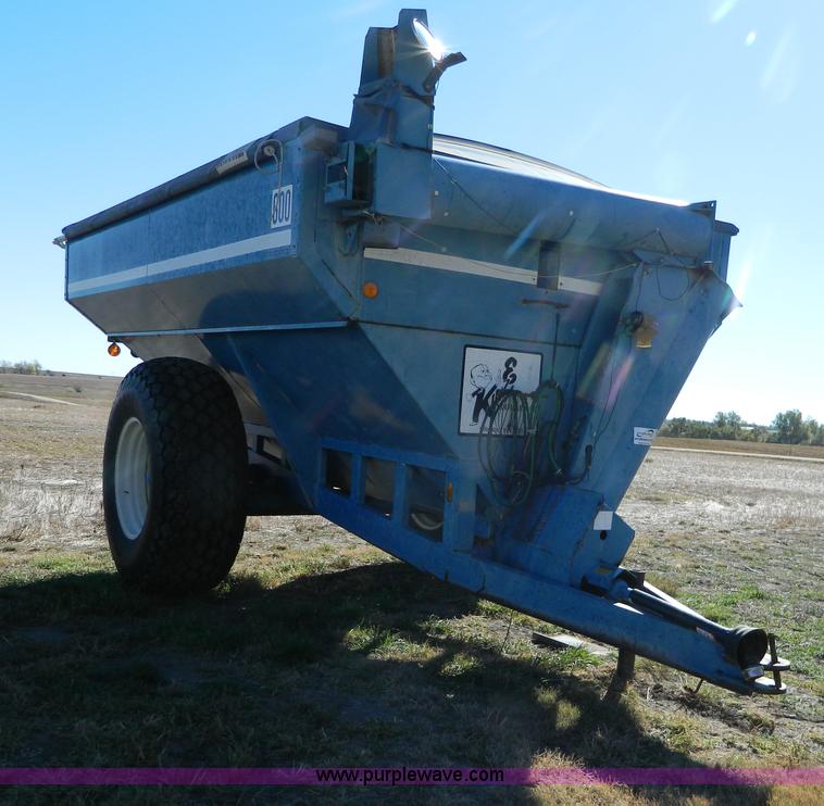 image for item K8238 Kinze 600 grain cart