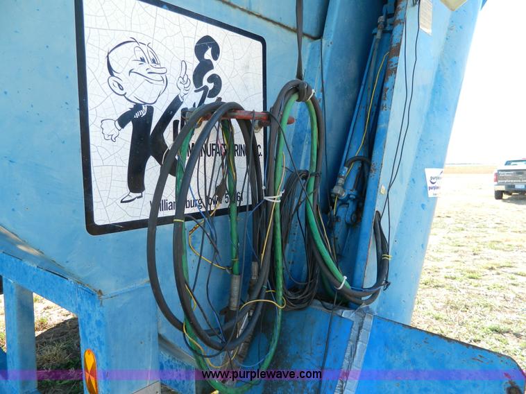 image for item K8238 Kinze 600 grain cart