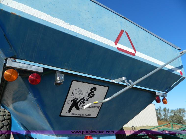 image for item K8238 Kinze 600 grain cart