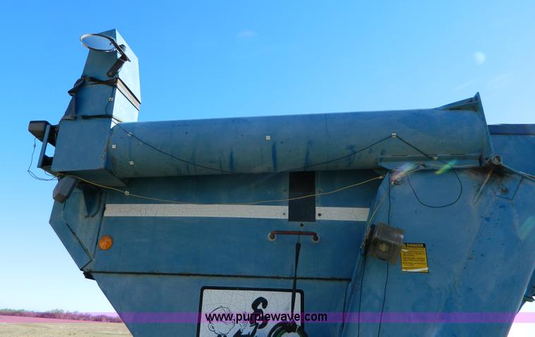 image for item K8238 Kinze 600 grain cart