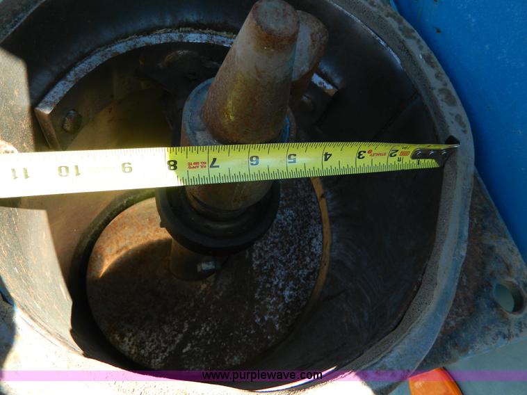 image for item K8238 Kinze 600 grain cart