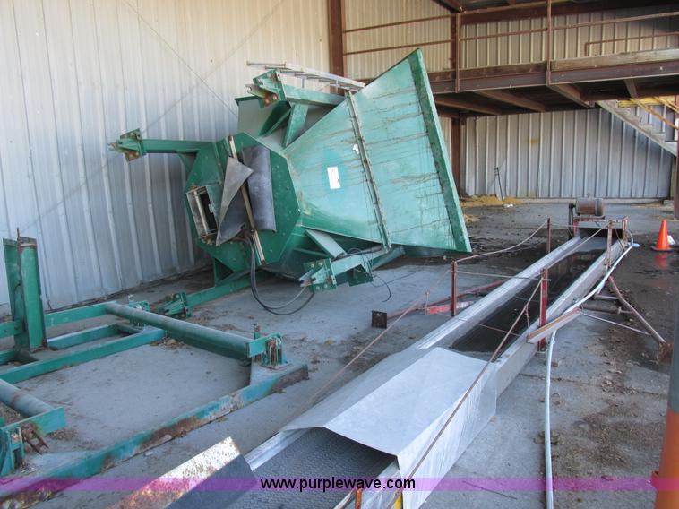 image for item L4116 Doyle upright fertilizer mixer and conveyor