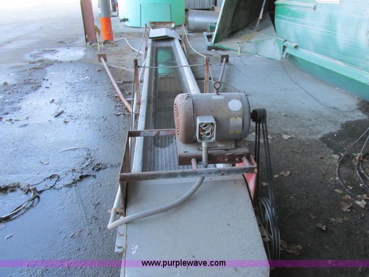 image for item L4116 Doyle upright fertilizer mixer and conveyor