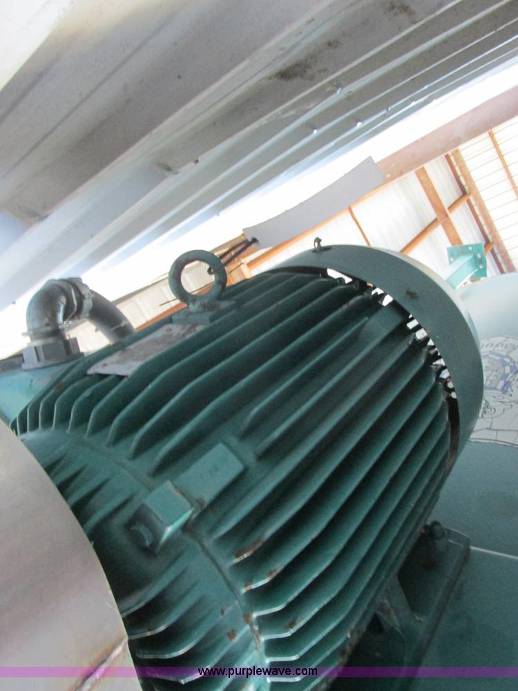 image for item L4116 Doyle upright fertilizer mixer and conveyor