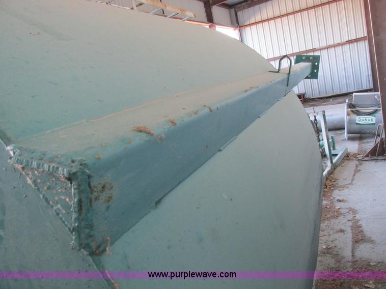 image for item L4116 Doyle upright fertilizer mixer and conveyor