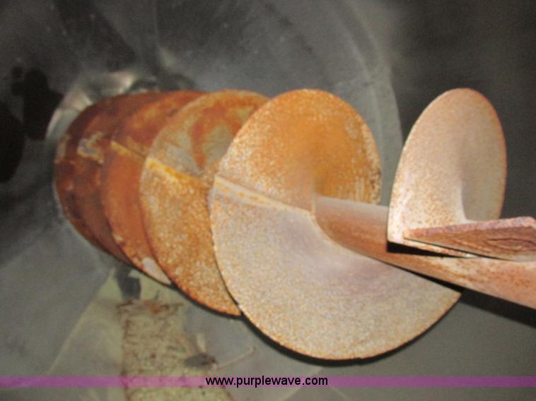 image for item L4116 Doyle upright fertilizer mixer and conveyor