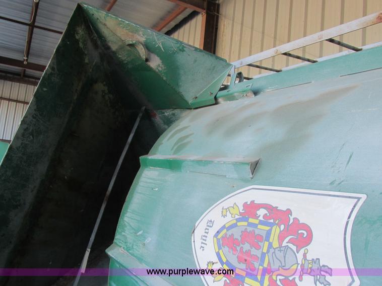 image for item L4116 Doyle upright fertilizer mixer and conveyor