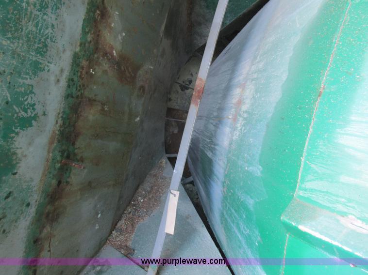 image for item L4116 Doyle upright fertilizer mixer and conveyor