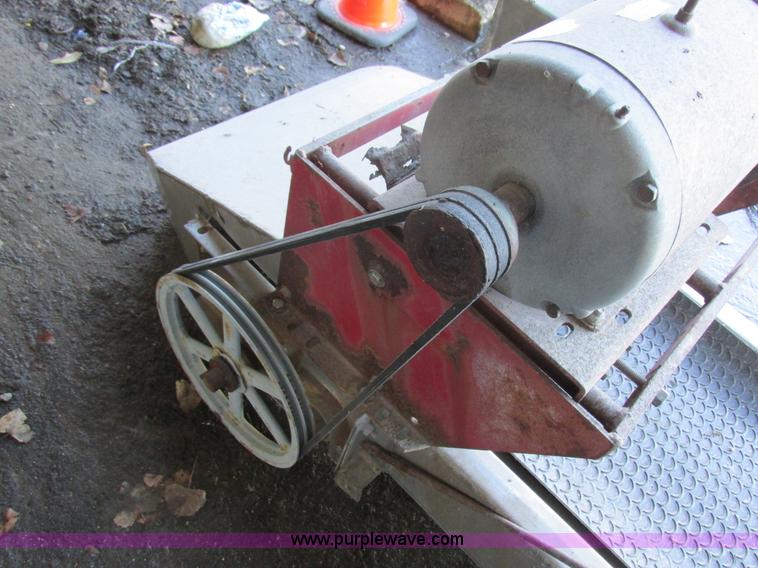 image for item L4116 Doyle upright fertilizer mixer and conveyor