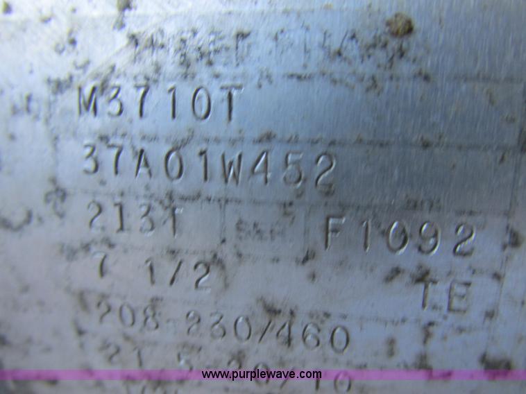 image for item L4116 Doyle upright fertilizer mixer and conveyor