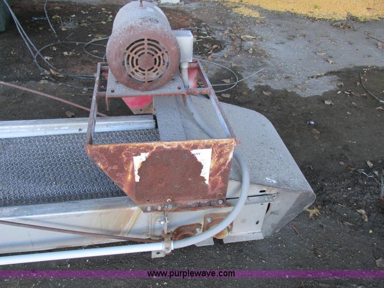 image for item L4116 Doyle upright fertilizer mixer and conveyor