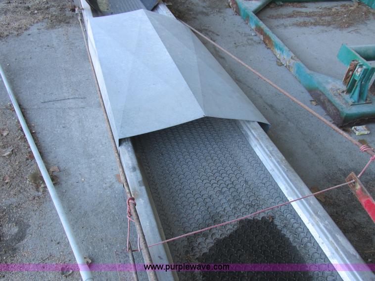 image for item L4116 Doyle upright fertilizer mixer and conveyor