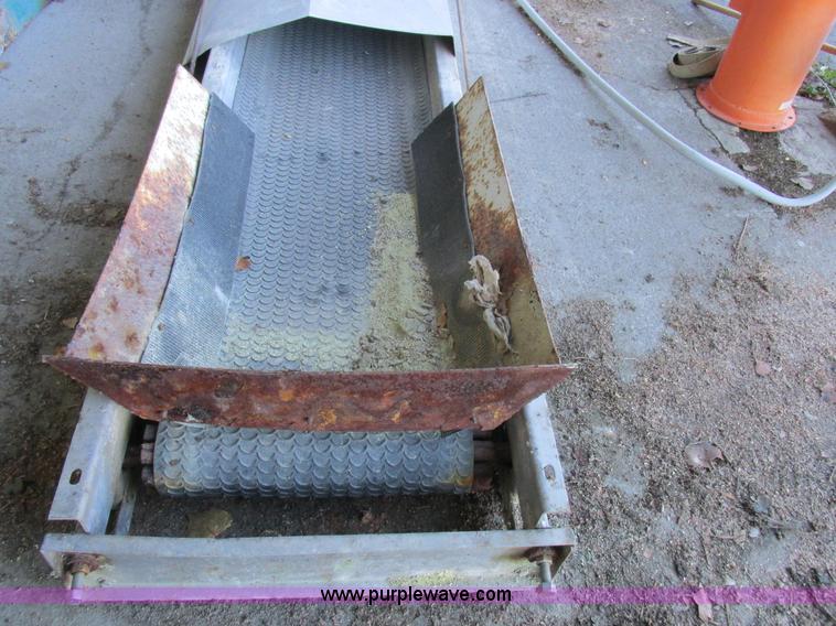 image for item L4116 Doyle upright fertilizer mixer and conveyor