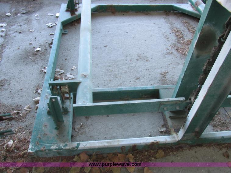 image for item L4116 Doyle upright fertilizer mixer and conveyor