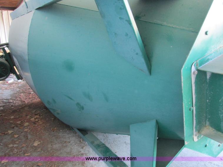 image for item L4116 Doyle upright fertilizer mixer and conveyor