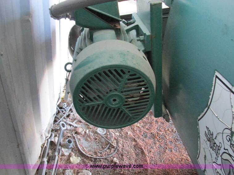 image for item L4116 Doyle upright fertilizer mixer and conveyor