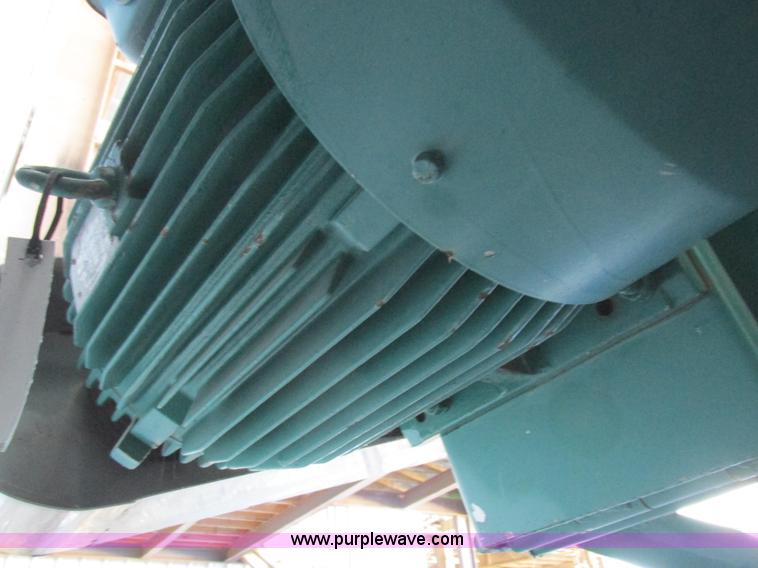 image for item L4116 Doyle upright fertilizer mixer and conveyor