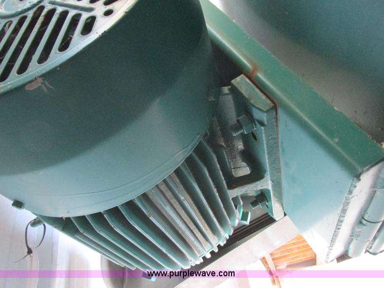 image for item L4116 Doyle upright fertilizer mixer and conveyor