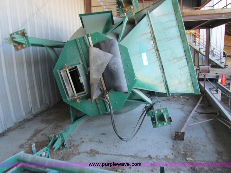 image for item L4116 Doyle upright fertilizer mixer and conveyor