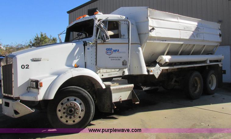 image for item L4119 1991 Kenworth T800 tender truck