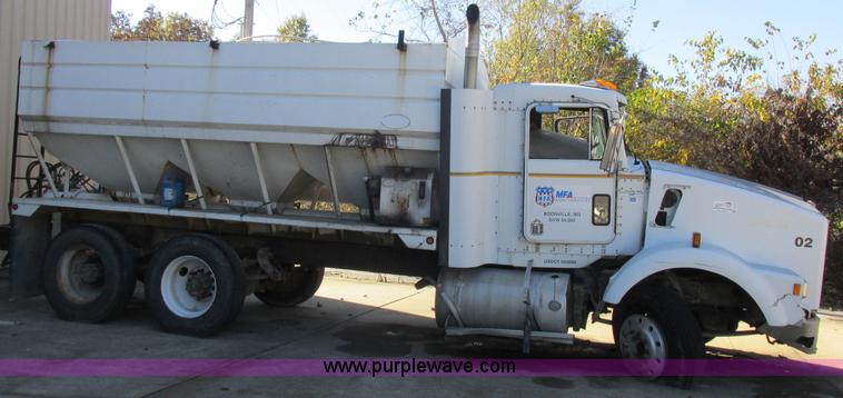 image for item L4119 1991 Kenworth T800 tender truck