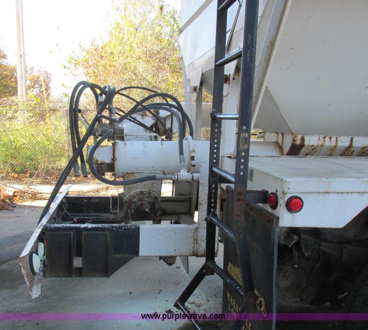 image for item L4119 1991 Kenworth T800 tender truck