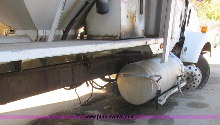 image for item L4119 1991 Kenworth T800 tender truck