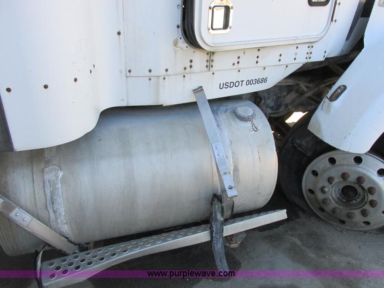 image for item L4119 1991 Kenworth T800 tender truck