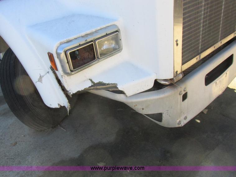 image for item L4119 1991 Kenworth T800 tender truck