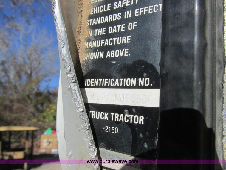 image for item L4119 1991 Kenworth T800 tender truck