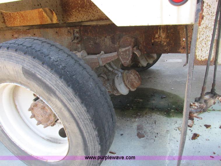 image for item L4119 1991 Kenworth T800 tender truck