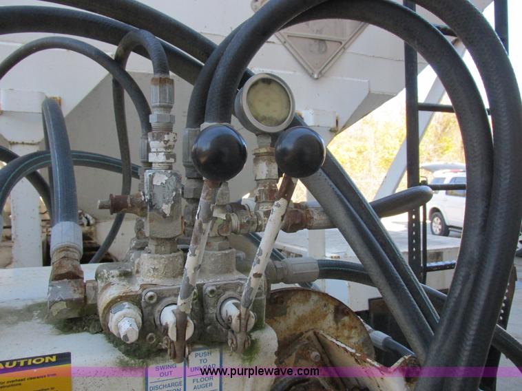 image for item L4119 1991 Kenworth T800 tender truck