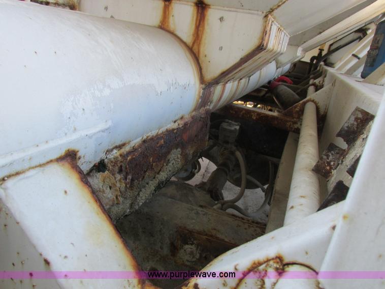 image for item L4119 1991 Kenworth T800 tender truck