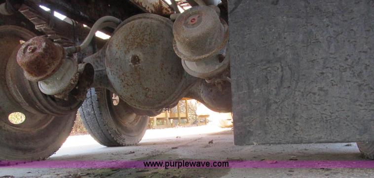 image for item L4119 1991 Kenworth T800 tender truck