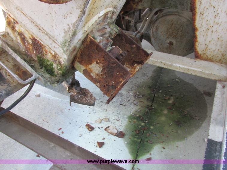 image for item L4119 1991 Kenworth T800 tender truck