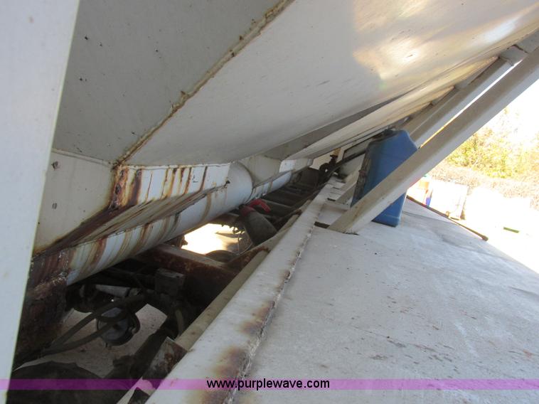 image for item L4119 1991 Kenworth T800 tender truck