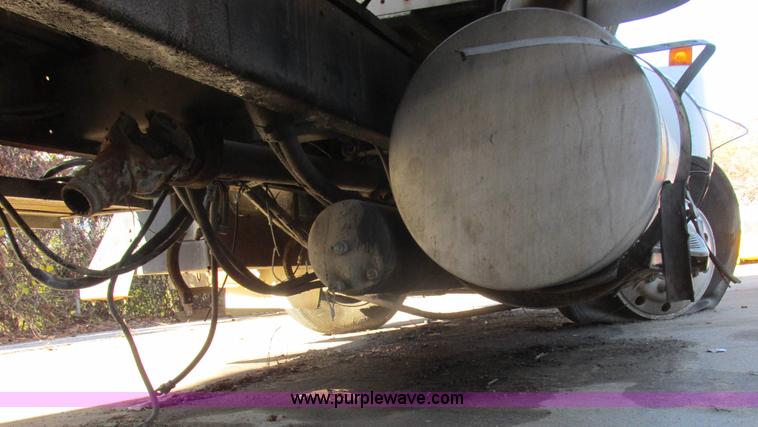 image for item L4119 1991 Kenworth T800 tender truck