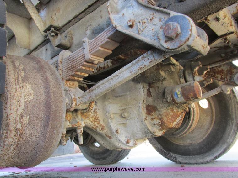 image for item L4119 1991 Kenworth T800 tender truck