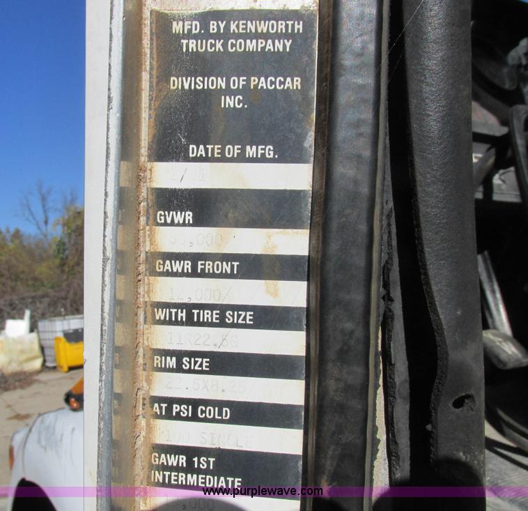 image for item L4119 1991 Kenworth T800 tender truck