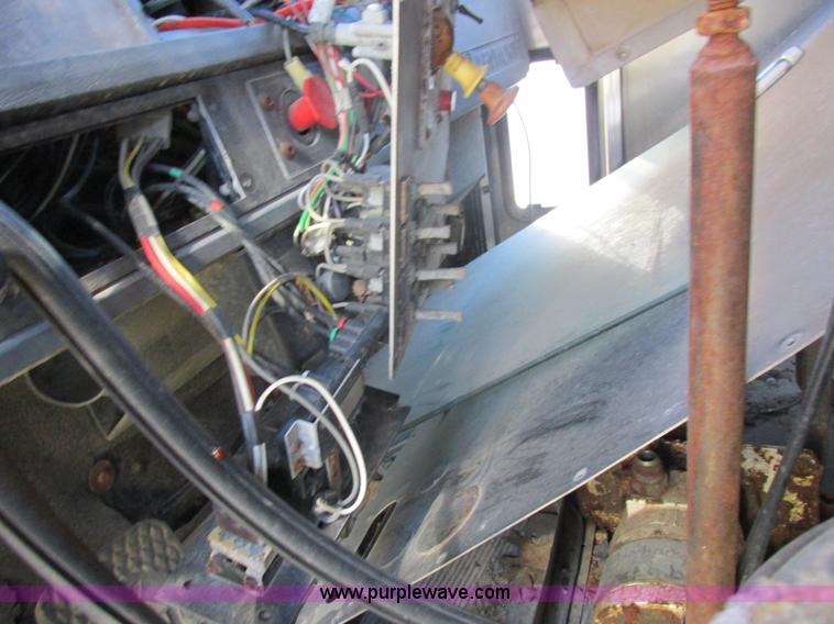 image for item L4119 1991 Kenworth T800 tender truck