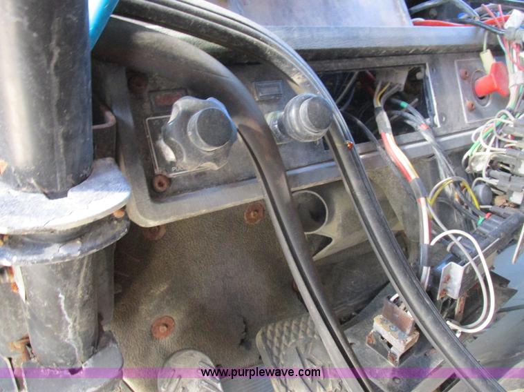 image for item L4119 1991 Kenworth T800 tender truck