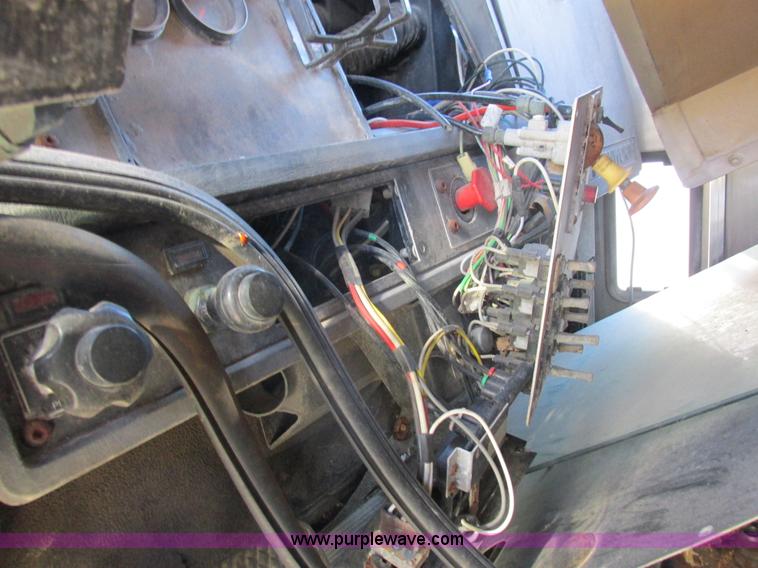 image for item L4119 1991 Kenworth T800 tender truck