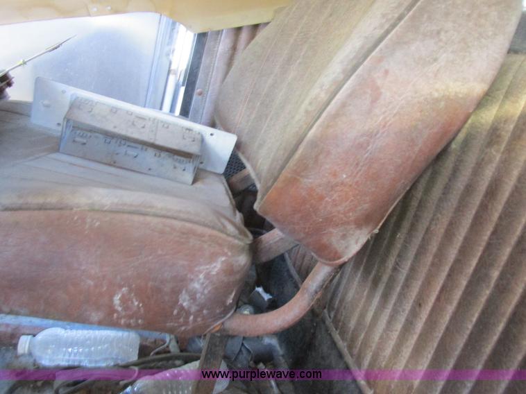 image for item L4119 1991 Kenworth T800 tender truck