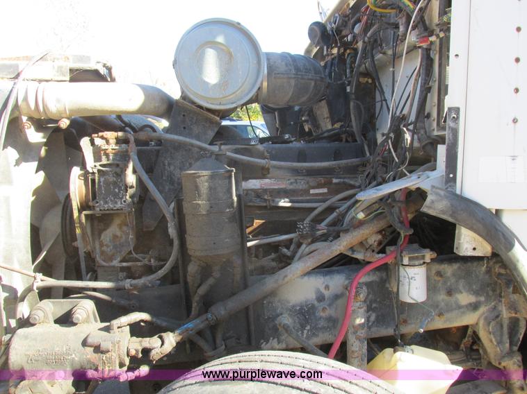 image for item L4119 1991 Kenworth T800 tender truck