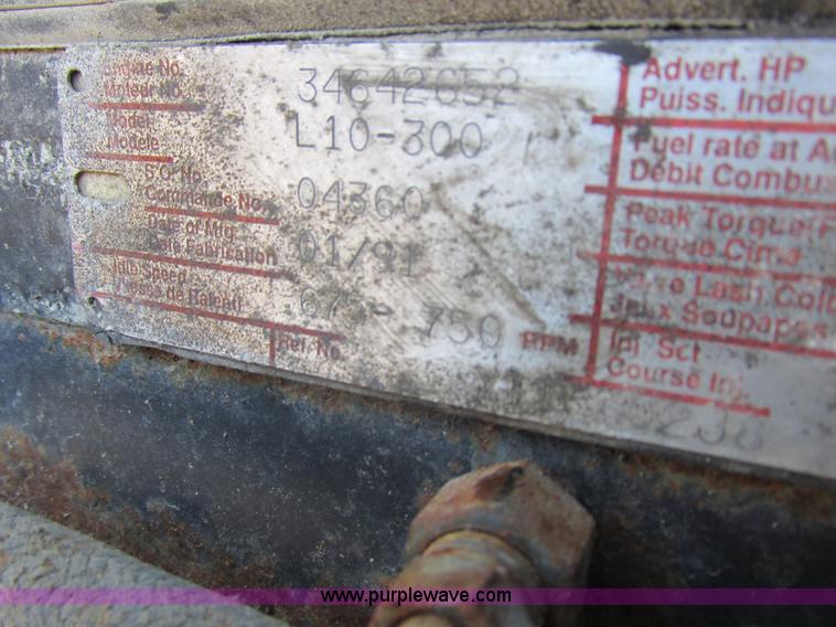 image for item L4119 1991 Kenworth T800 tender truck