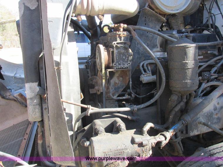 image for item L4119 1991 Kenworth T800 tender truck