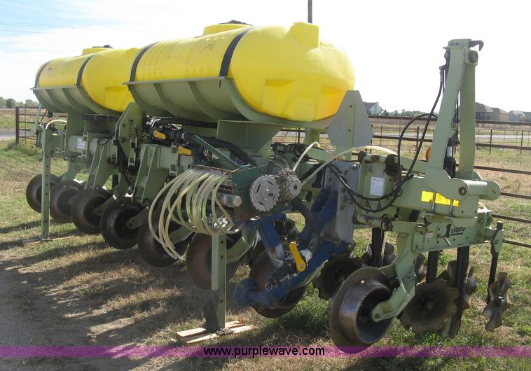 image for item L6435 2004 Orthman 1tRipr 836-011 strip tiller